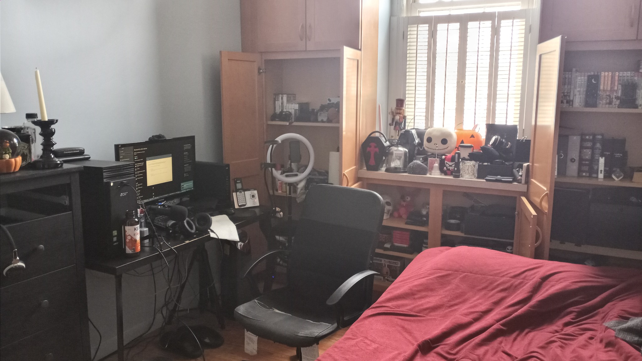 Mar Qaroll’s room and creative workspace